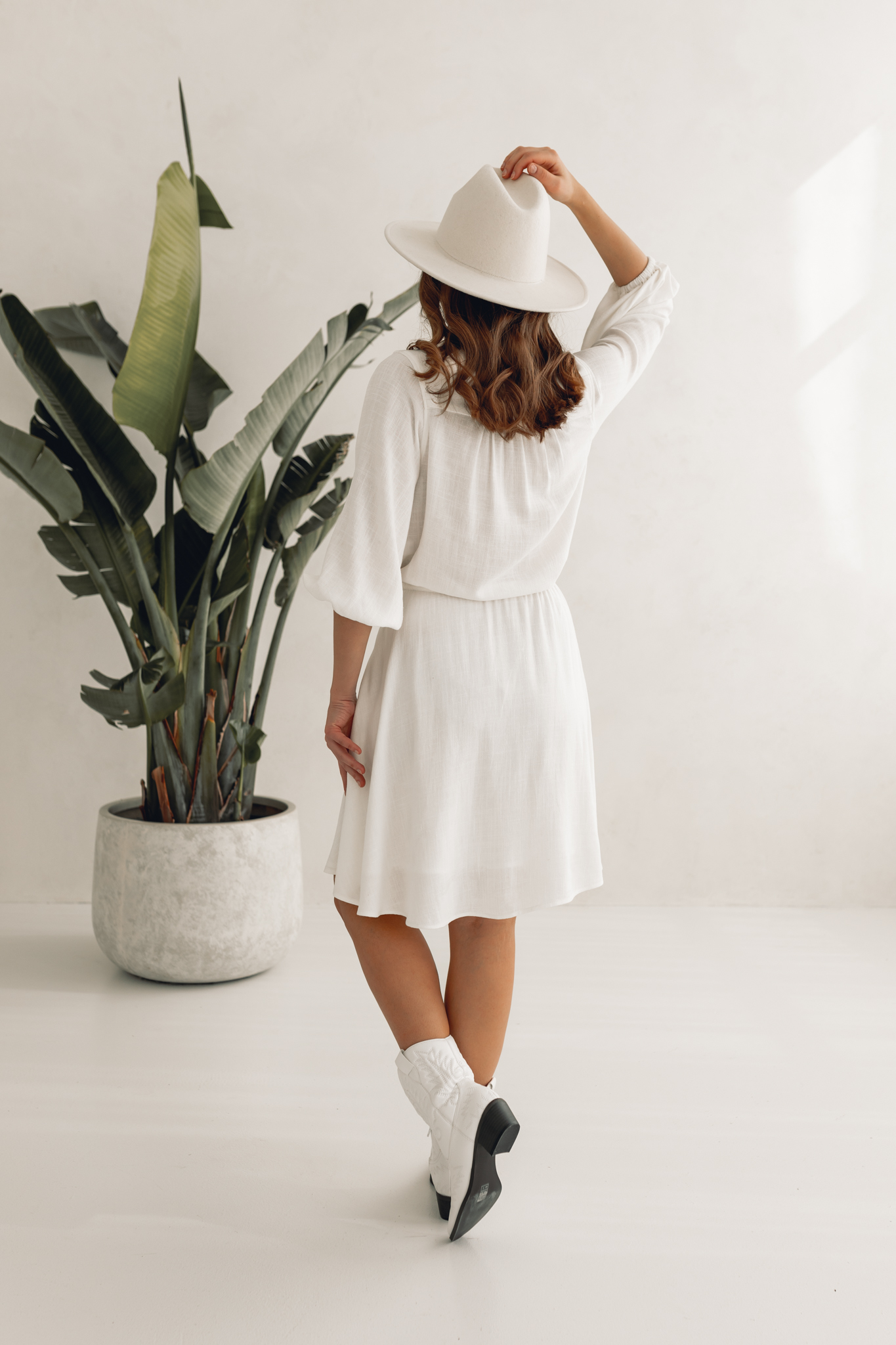 Biała koszulowa sukienka Louise