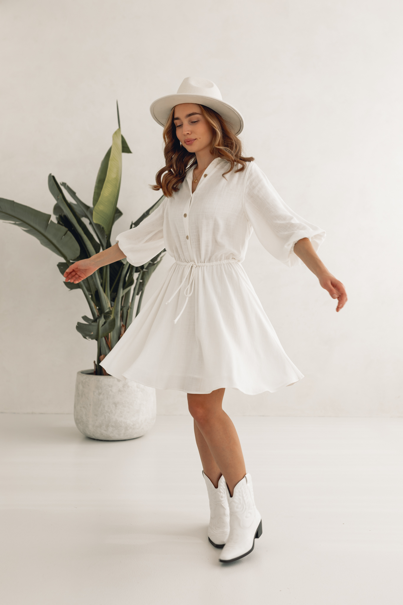 Biała koszulowa sukienka Louise