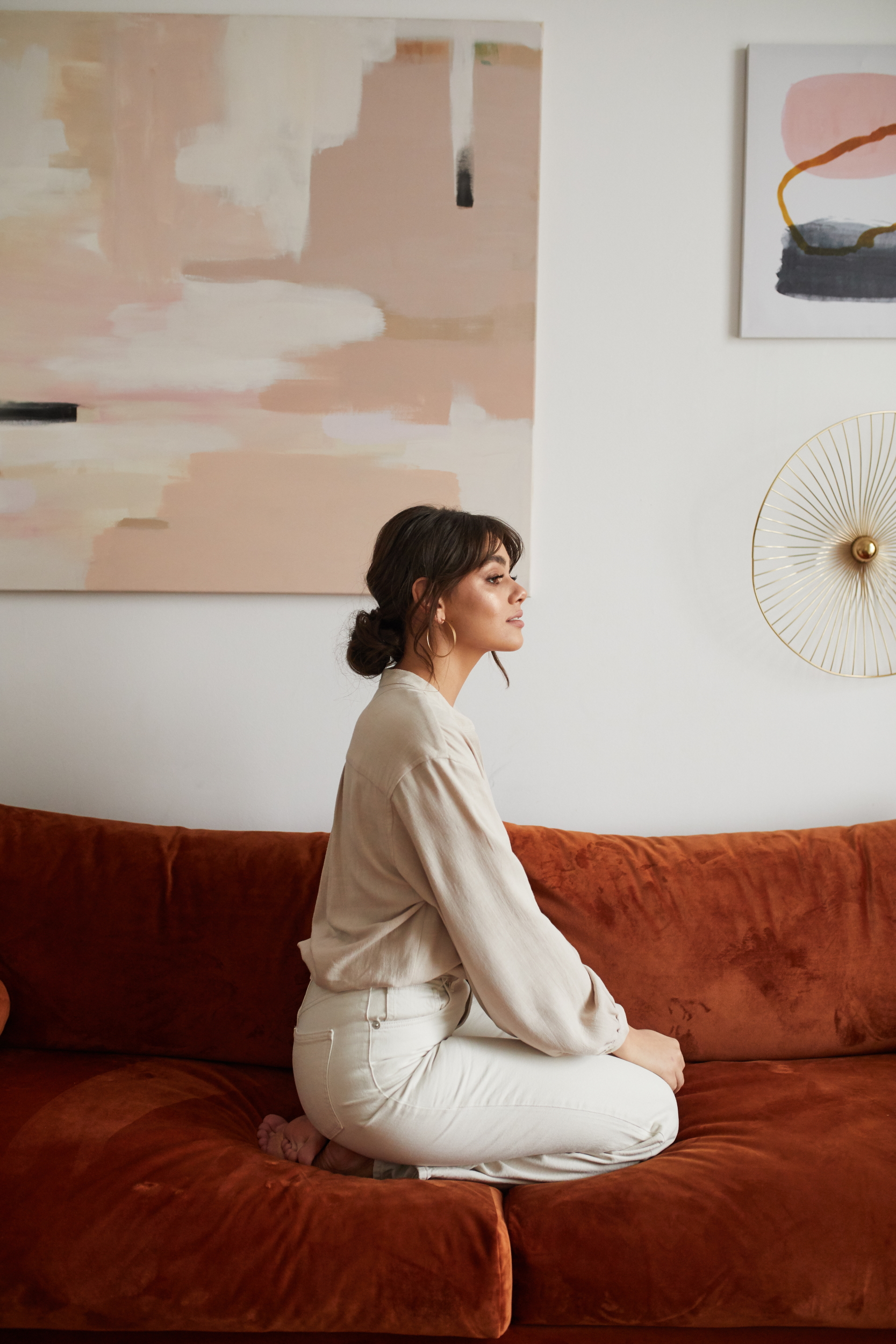 Koszula Sophia mokka ze stójką i bufiastymi rękawami