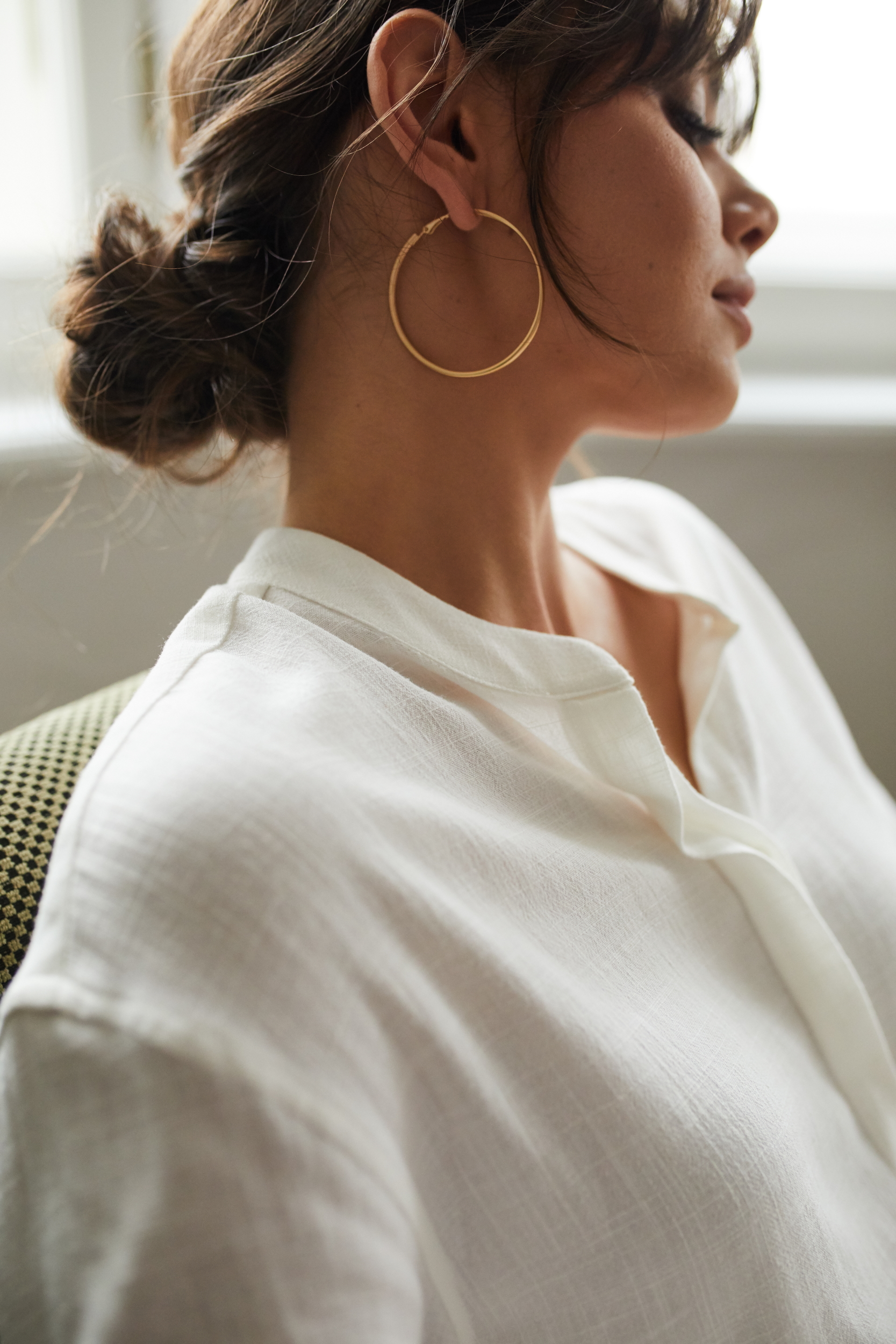 Koszula Sophia ivory ze stójką i bufiastymi rękawami