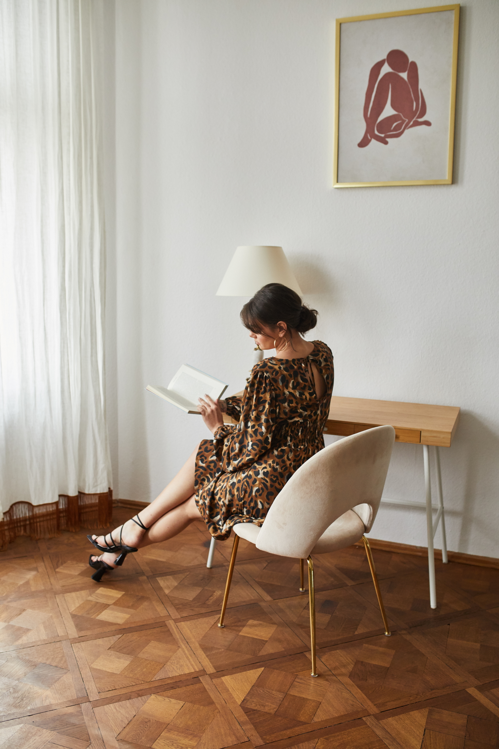 Mini sukienka z długim rękawem w zwierzęcy wzór Tina