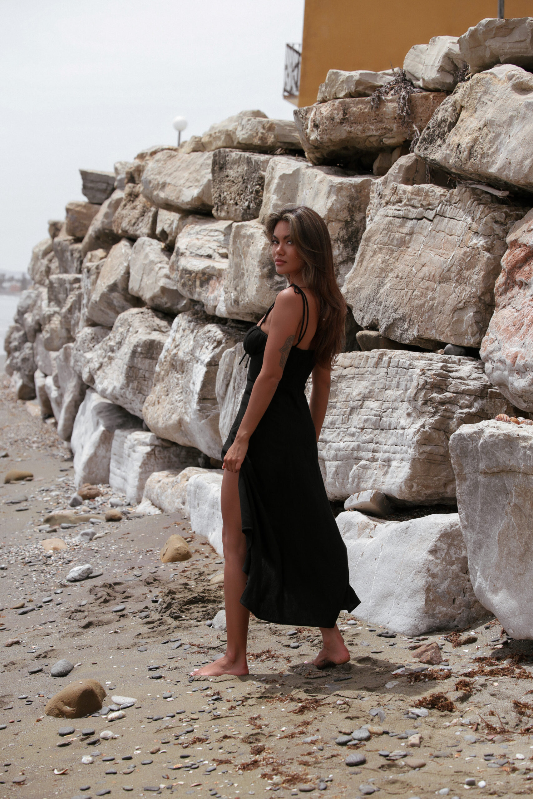 Czarna sukienka boho na ramiączkach Juliette