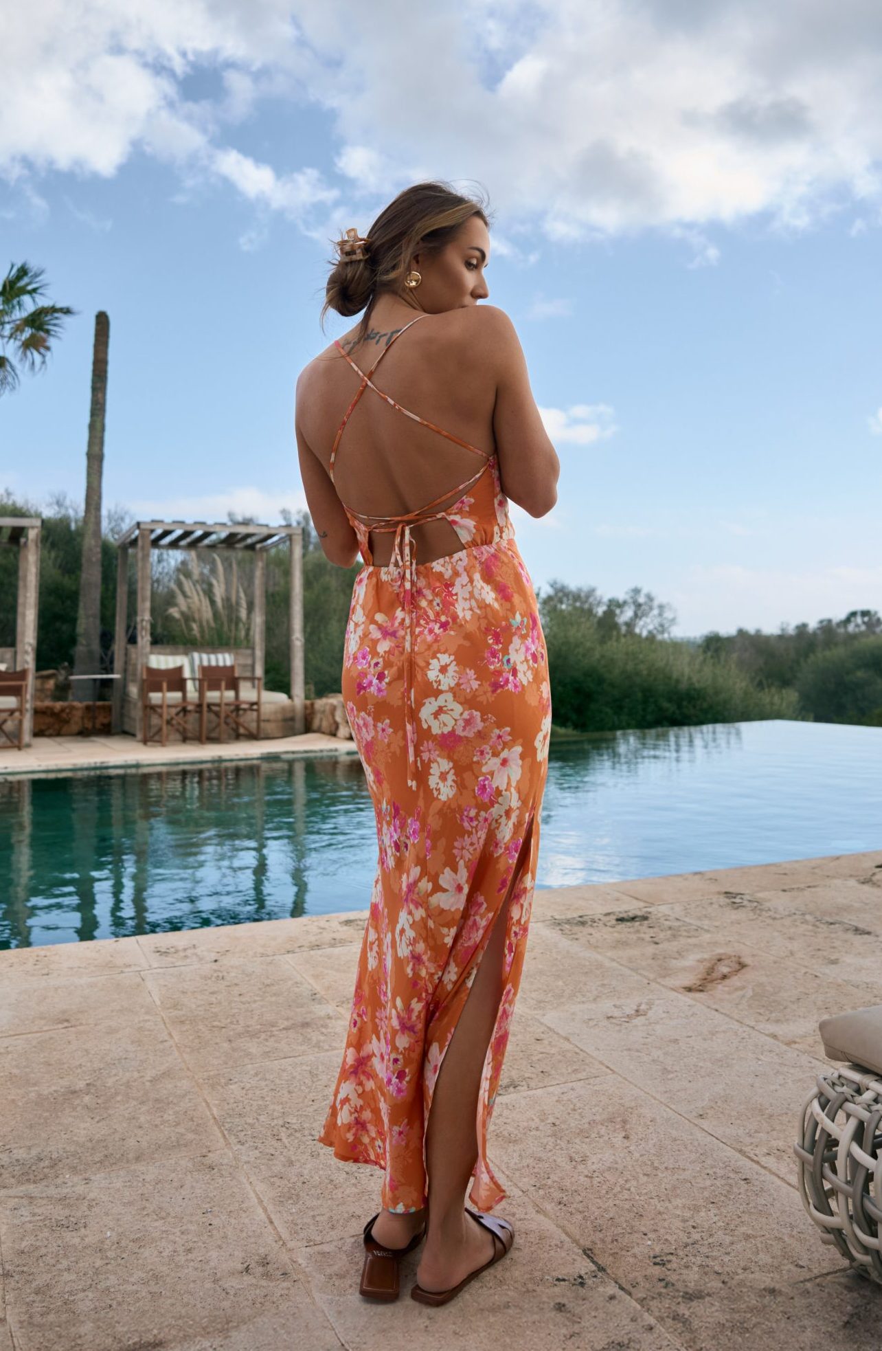 Maxi sukienka z odkrytymi plecami Lilly Sunset