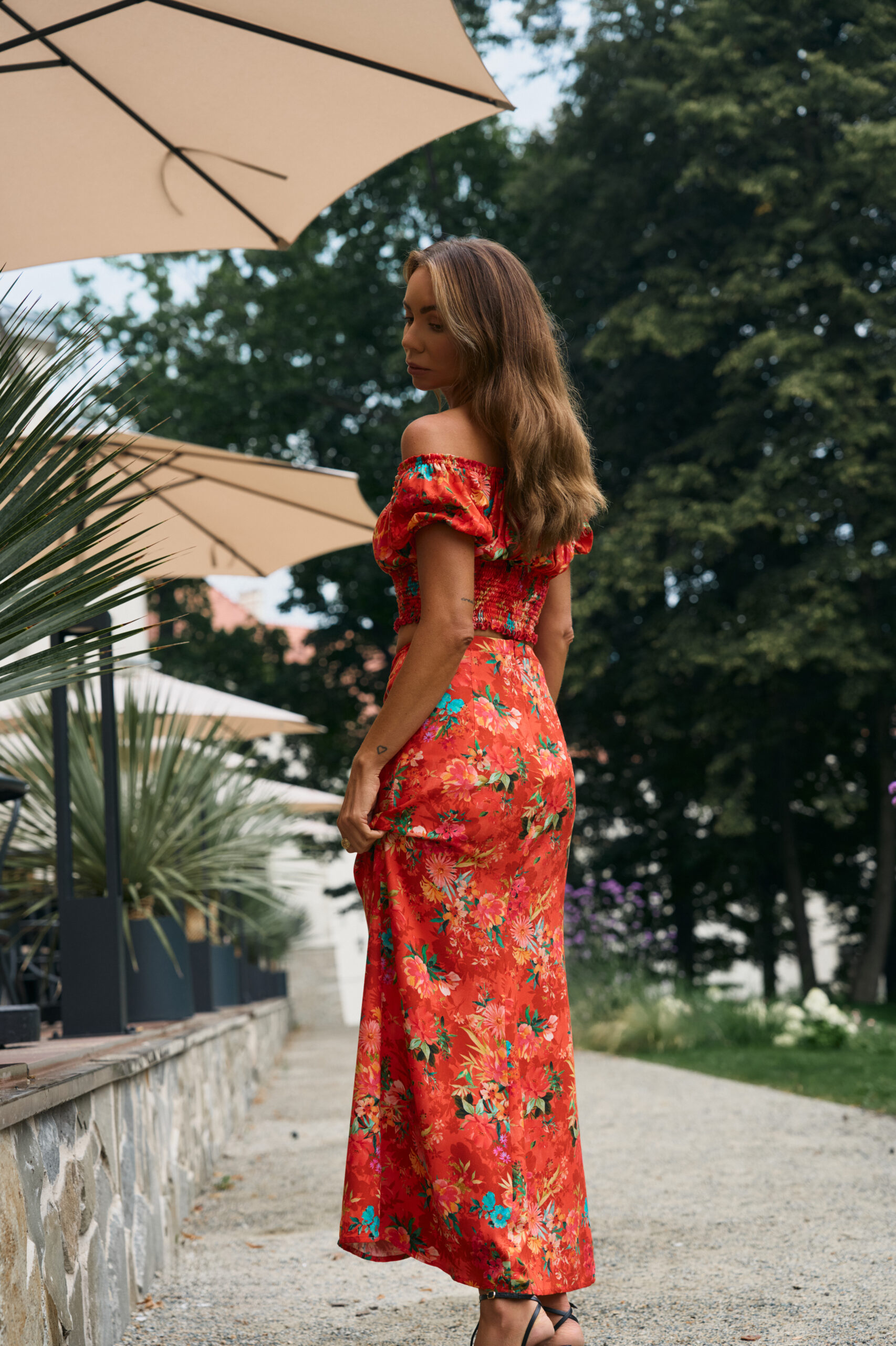 Komplet top i spódnica  w kwiaty Sofia Orange Red